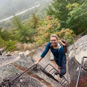 Meet your Posher, Laura